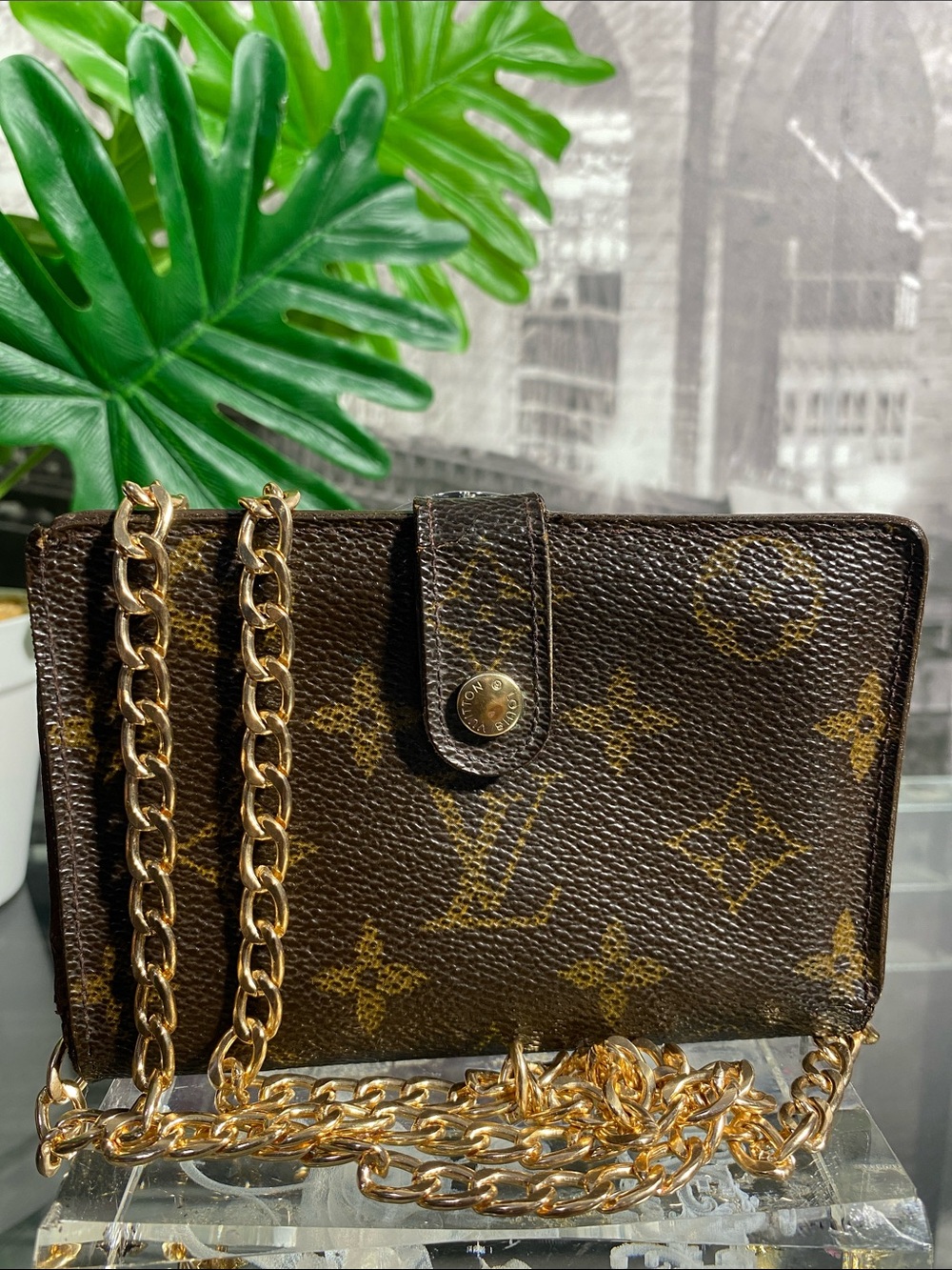 Authentic Louis Vuitton Monogram Kisslock Wallet